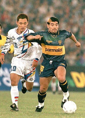 frentepxeneize's tweet photo. Un día como hoy en 1995, Diego Maradona volvía a Boca en un amistoso ante la Selección de Corea del Sur en Seúl.

⚽ Goles de Mac Allister y “Manteca” Martínez para el triunfo 2-1.

Ni de casualidad nos vamos a olvidar de vos, Diego. 🔟♾️ https://t.co/x5G2WX6f6o https://t.co/p6YEQR0uW7