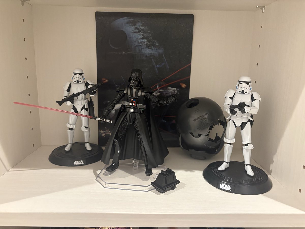 AleDp3bsap2By1m's tweet photo. 1500円の高級ガチャ5連してなんとかエクシードガンダムコンプ! 使わなかった容器?を何かに使えないかなと思いついた
#EXCEED MODELガンダム
#スターウォーズ #デススター https://t.co/3VZY86vcmp