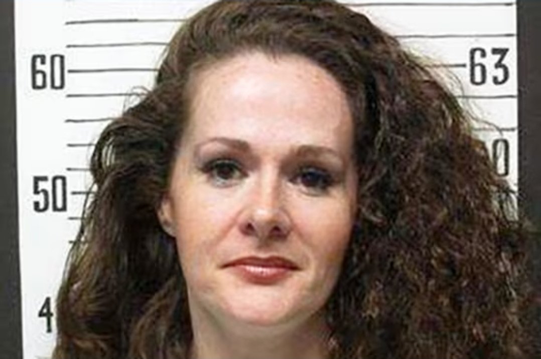 fatbottmgirl's tweet photo. BREAKING: Christa Pike, the woman convicted of brutally killing 19-year-old Colleen Slemmer in Knoxville in 1995, received a last-minute stay of execution from the 6th Circuit Court of Appeals ahead of her scheduled execution. https://t.co/Afjsk88Q3t