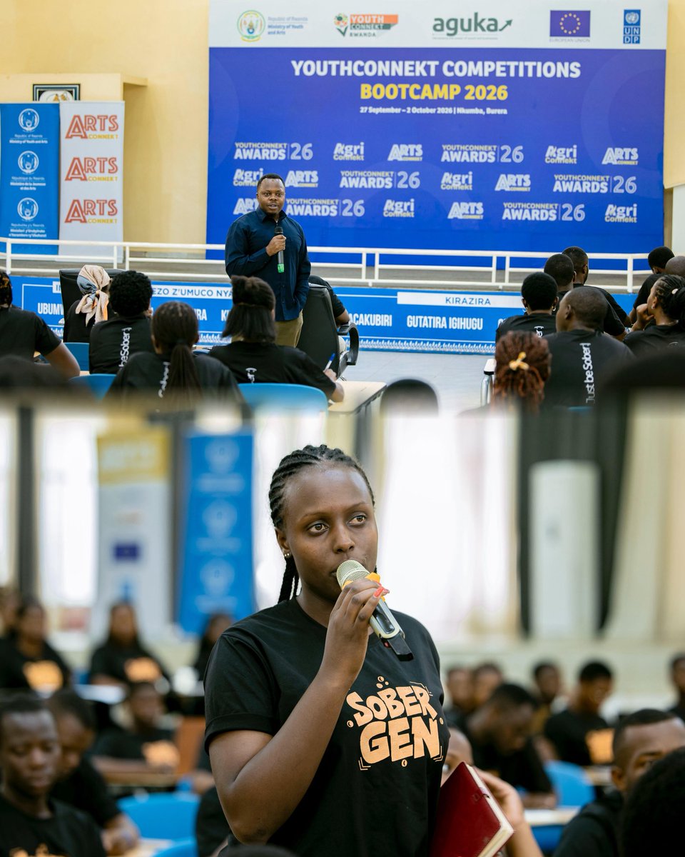 RwandaYouthArts's tweet photo. Uyu munsi, Minisitiri @jnabdallah yaganirije ba rwiyemezamirimo b'urubyiruko n'abahanzi bari mu mahugurwa ya #YouthConnekt na #ArtsConnekt Awards 2026, mu kigo cy'Ubutore cya Nkumba, @BureraDistrict. 

Minisitiri yabaganirije ku ruhare rwabo mu Cyerekezo cy'Igihugu 2050, agaragaza ko urubyiruko Igihugu cyifuza ari urwiteguye gufata inshingano (READY); abakangurira kugira ubuzima bwiza, kugira ngo babone imbaraga zo kugira akamaro.

Min. Utumatwishima yagarutse ku bintu Igihugu gikora kugira ngo Urubyiruko rwitegure:

📌Ubuzima kuri bose
📌Uburezi n’ubumenyi
📌Kwigisha uburere mboneragihugu n’amateka
📌Guhagararirwa mu nzego zifata ibyemezo
📌Amahirwe y’akazi, amahugurwa no kwihangira imirimo.

#SoberGen