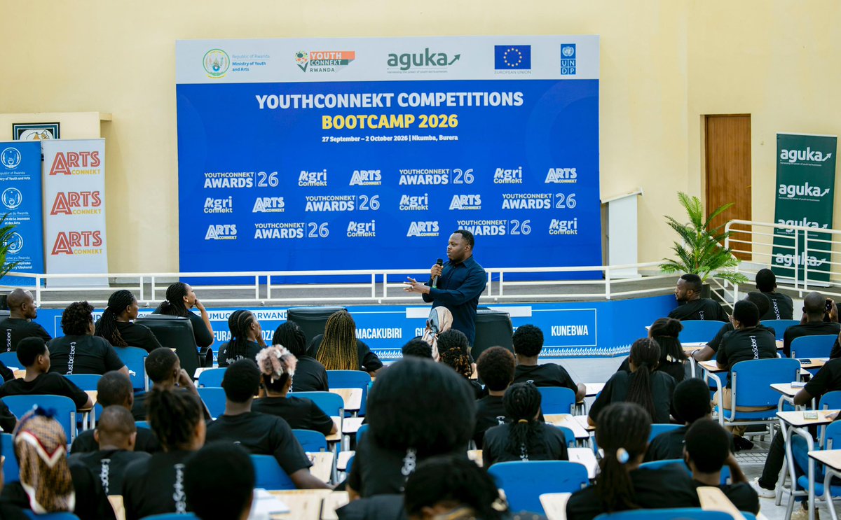 RwandaYouthArts's tweet photo. Uyu munsi, Minisitiri @jnabdallah yaganirije ba rwiyemezamirimo b'urubyiruko n'abahanzi bari mu mahugurwa ya #YouthConnekt na #ArtsConnekt Awards 2026, mu kigo cy'Ubutore cya Nkumba, @BureraDistrict. 

Minisitiri yabaganirije ku ruhare rwabo mu Cyerekezo cy'Igihugu 2050, agaragaza ko urubyiruko Igihugu cyifuza ari urwiteguye gufata inshingano (READY); abakangurira kugira ubuzima bwiza, kugira ngo babone imbaraga zo kugira akamaro.

Min. Utumatwishima yagarutse ku bintu Igihugu gikora kugira ngo Urubyiruko rwitegure:

📌Ubuzima kuri bose
📌Uburezi n’ubumenyi
📌Kwigisha uburere mboneragihugu n’amateka
📌Guhagararirwa mu nzego zifata ibyemezo
📌Amahirwe y’akazi, amahugurwa no kwihangira imirimo.

#SoberGen
