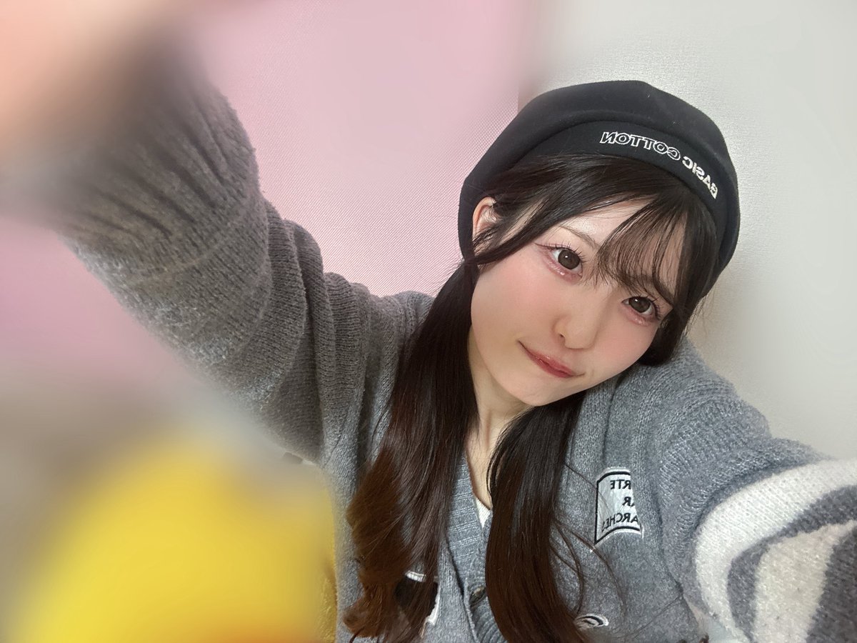 NOE__Lily's tweet photo. WithLIVEからのSHOWROOMありがとうございました(∩ ᵔ⩊ᵔ )⊃⭐️➰久々に配信できて本当に楽しかったしみんなどかおもろくて神
前髪がやる気出してない写真でどげざなんだがベレー帽もニットも何から何まで褒めちらかしてくれてだいすき💘寒いから暖かいご飯食べていっぱい寝るんだよおやすみ🌙.° https://t.co/sQRtuBRnKK