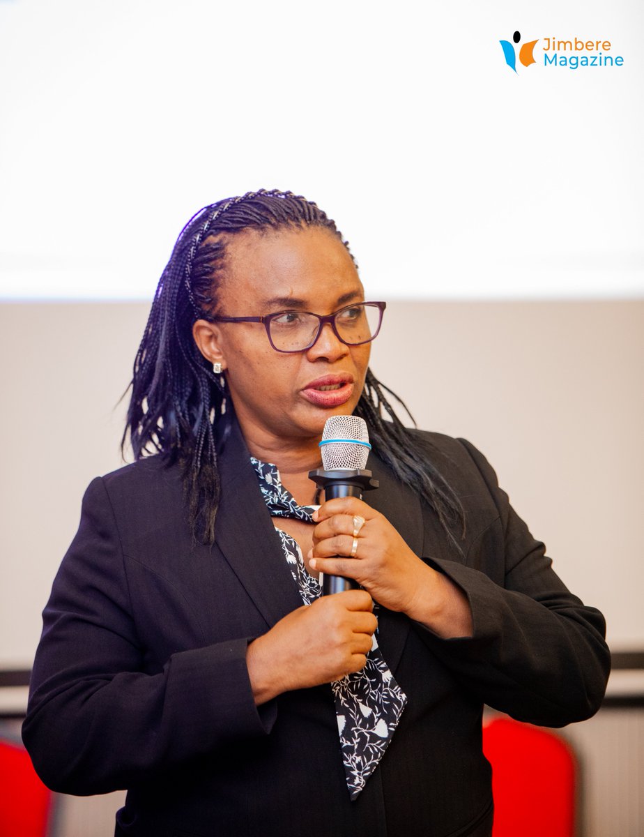 MagazineJimbere's tweet photo. [P]💻 Foncier : le Burundi veut s’inspirer de l’expérience de l’Éthiopie pour numériser ses données sur le foncier

🏛️ Le Burundi, à travers le Ministère de @BMineagrie, prépare la mise en place et l’opérationnalisation  d’un Système National d’Information Foncière (SNIF). Un atelier organisé du  28 au 29 septembre 2026 à Kiriri Garden Hotel à Bujumbura permet aux acteurs du domaine  foncier de tirer des enseignements de l’expérience de l’Éthiopie en matière de sécurisation et de numérisation des données foncières

🌍 Organisée dans le cadre de la mise en œuvre du Projet de Résilience Climatique des Collines du Burundi (PRCCB-NAGURA ISI), cette rencontre porte notamment sur la centralisation des données, la sécurisation des droits fonciers, la cartographie des parcelles et l’interopérabilité entre les différents systèmes publics

🗺️ Dans sa présentation, Shewakena Abab, expert venu de l’Ethiopie pour partager l’expérience de son pays dans le secteur foncier, revient sur les réformes engagées, notamment le passage d’archives manuelles et dispersées à un système numérisé, basé entre autres sur les orthophotos, le GPS et la cartographie des parcelles. L’expérience éthiopienne montre également une certification foncière progressive, permettant d’améliorer la précision des données et leur conservation numérique

🗣️ Par ailleurs, Anders Jensen, Chef du Projet de Résilience Climatique des Collines du Burundi (PRCCB NAGURA ISI) à la Banque Mondiale, a éclairci pourquoi avoir choisi l’Ethiopie pour source d’inspiration pour le Burundi dans ce projet de mise en place d’un système national : « Parce que l'Éthiopie a plus de vingt ans d'expérience dans le développement de son système national d'information foncière ; elle est aujourd'hui l'un des pays africains les plus avancés dans ce domaine. Elle a construit, ajusté, innové et tiré des leçons précieuses de chaque étape de ce processus.»

💬 Odette Kayitesi, coordonnatrice Nationale du PRCCB-NAGURA ISI, estime que cette expérience peut contribuer à accélérer les progrès dans le secteur: « En nous inspirant de l’expérience de l’Éthiopie et d’autres pays qui ont progressé dans ce domaine, nous avons identifié des éléments sur lesquels nous pouvons nous appuyer au Burundi afin que, dans les cinq prochaines années, nous puissions également réaliser des progrès, notamment en matière d’utilisation des technologies modernes. »

#Burundi