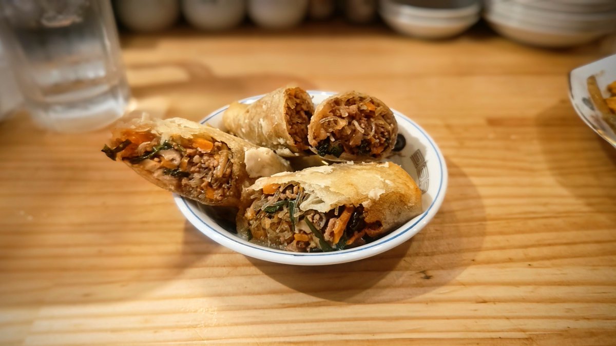 hidecchi99's tweet photo. 🌯 謝謝春巻き 2本

『モヤモヤさまぁ～ず２』紹介店

詳細はInstagram
https://t.co/GrZNbKaGNw

#中野 #グルメ #中華料理 #町中華 #昼飲み
#中華酒場 #中華居酒屋  #昼呑み #定食
#ランチ #launch #春巻き #springroll
#春捲 #춘권 #春卷 #はるまき #モヤさま
#炸春卷 #モヤモヤさまぁ～ず2 https://t.co/4kPzzVgqOD