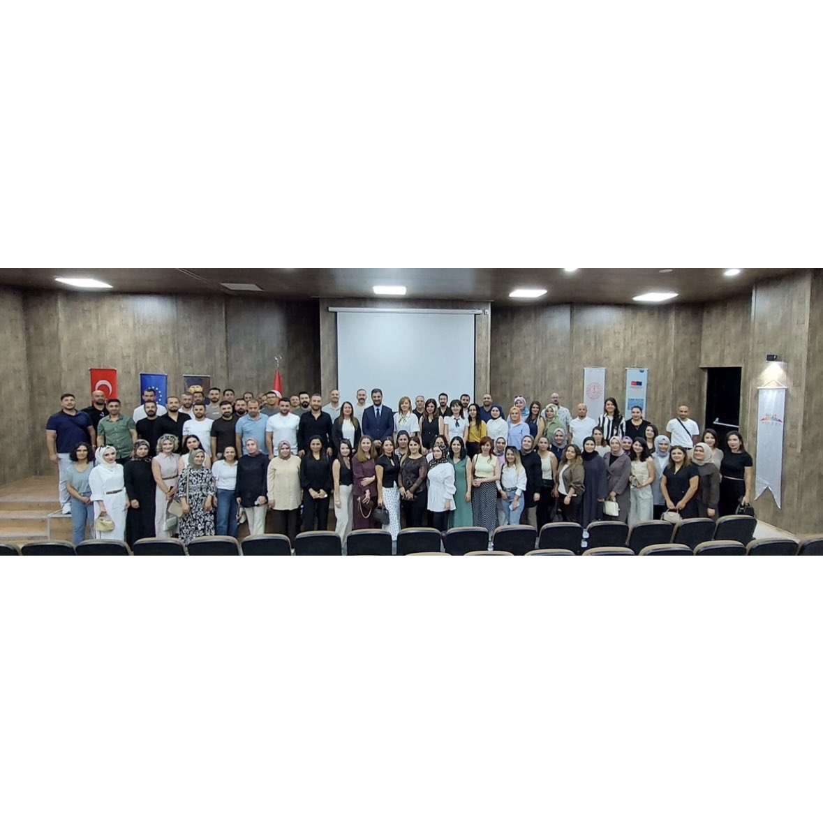 projepiktesIV's tweet photo. Hayat Boyu Öğrenme Genel Müdür Yardımcısı/Proje Direktörümüz Sayın Cihan KIVANÇ, Diyarbakır’da PIKTES öğreticileri ile bir araya geldi.

📍Diyarbakır

@tcmeb 
@mebhbogm 
@EUDelegationTur 
@Diyarbakirmem 

#piktes https://t.co/HdxJw5C1lF