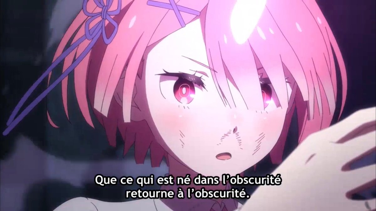 SelmaClaudel's tweet photo. Re:Zero -Starting Life in Another World- Season 4 Episode 18 ✅

Un épisode vraiment exceptionnel intégralement dédié à Ram qui a massacré Lay. Cette dernière va récupérer sa corne perdue autrefois et c’est juste incroyable de constater à quel point sa puissance est monstrueuse. La fin est d’ailleurs aussi bizarre que le début avec Emilia faisant face au dragon Volcanica. Le début est bizarre comme je l’ai dit avec le dragon Volcanica qui ne fait que répéter la même chose comme par exemple tu es l’omnipotent requérant qui foule le niveau 1. Emilia ne comprend rien et choisit d’attaquer Volcanica. Subaru de son côté a un plan pour Ram qui ne peut pas supporter de longs combats à cause de l’absence de sa corne. Il décide d’utiliser l’autorité Cor Leonis pour ça.  En gros, plus Ram ira bien et plus Subaru souffrira. Ram fait face à Lay, celui-là même qui a dévoré les souvenirs de Rem. Subaru est avec Beatrice et Meili et ils affrontent Shaula transformé en scorpion. Subaru propose à Meili de rejoindre la famille et peu après elle se fait transpercer le corps. Ram veut que son adversaire recrache les souvenirs qu’il a volé à Rem, mais Lay sait que Ram ne peut pas se battre longtemps et qu’elle se servira logiquement de la ruse. Et il avoue ne pas vraiment chercher à l’affronter. 😱

Ram est vénère et c’est encore pire après. Car Lay change d’apparence non stop et surtout il prend l’apparence de Rem. Un combat extrêmement violent débute entre les deux ou Lay massacre littéralement Ram. On assiste à un flashback ou l’on voit Ram perdre sa corne, mais dans le présent elle la récupère enfin. On comprend pourquoi Ram était si faible. Sa corne était la source de son pouvoir et la suite est absolument terrible pour Lay. Ram est désolée d’infliger ça à sa soeur et elle commence à brutaliser Lay comme jamais. La Ram en full power est d’u e puissance extraordinaire et tout en rossant Lay, elle lui dit que tout ce qui est né dans l’obscurité doit y retourner. Lay implore la pitié de Ram et parvient à lui échapper. Sauf qu’elle le retrouvera et le massacrera pour de bon. Ram remercie Patrasche et dit que si sa corne s’est brisée ce jour là, c’est pour lui rappeler aujourd’hui qu’elle était bien la soeur de Rem. Ram lui dit qu’elle l’aime et on retrouve Emilia qui se bat toujours contre Volcanica. Il ne reste qu’un épisode et je me demande comment ils vont réussir à conclure le combat d’Emilia contre le dragon Volcanica et surtout régler le cas de la très dangereuse Shaula. 🥶 #ReZeroStartingLifeInAnotherWorld4 #Isekai #Fantasy #Drame #Magie