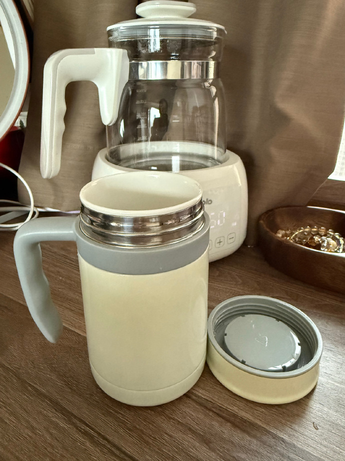 JovanSayerflt's tweet photo. Para dormir bien y cuidar tu salud, bebe 1 vaso de agua tibia con miel cada noche. Sencillo y natural! https://t.co/SaGr8l4bQL