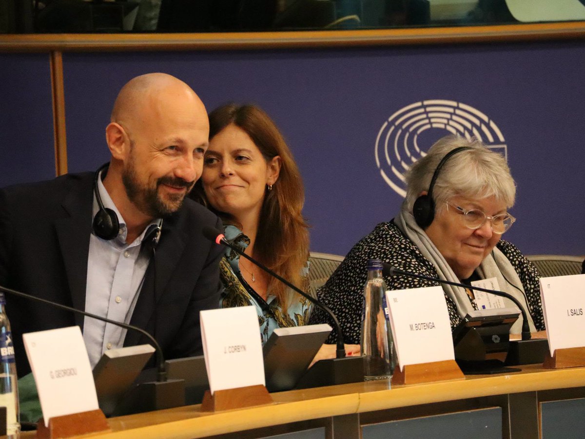 CubaMINREX's tweet photo. #AHORA En el Parlamento Europeo, comienza "Cuba sí, bloqueo no", un espacio de debate 🗣 con europarlamentarios, expertos e invitados en el que se analizan las consecuencias del bloqueo de EE. UU. contra Cuba 🇨🇺.

#CubaNoEsUnaAmenaza, el bloqueo sí. https://t.co/lQ7uU3yiCM