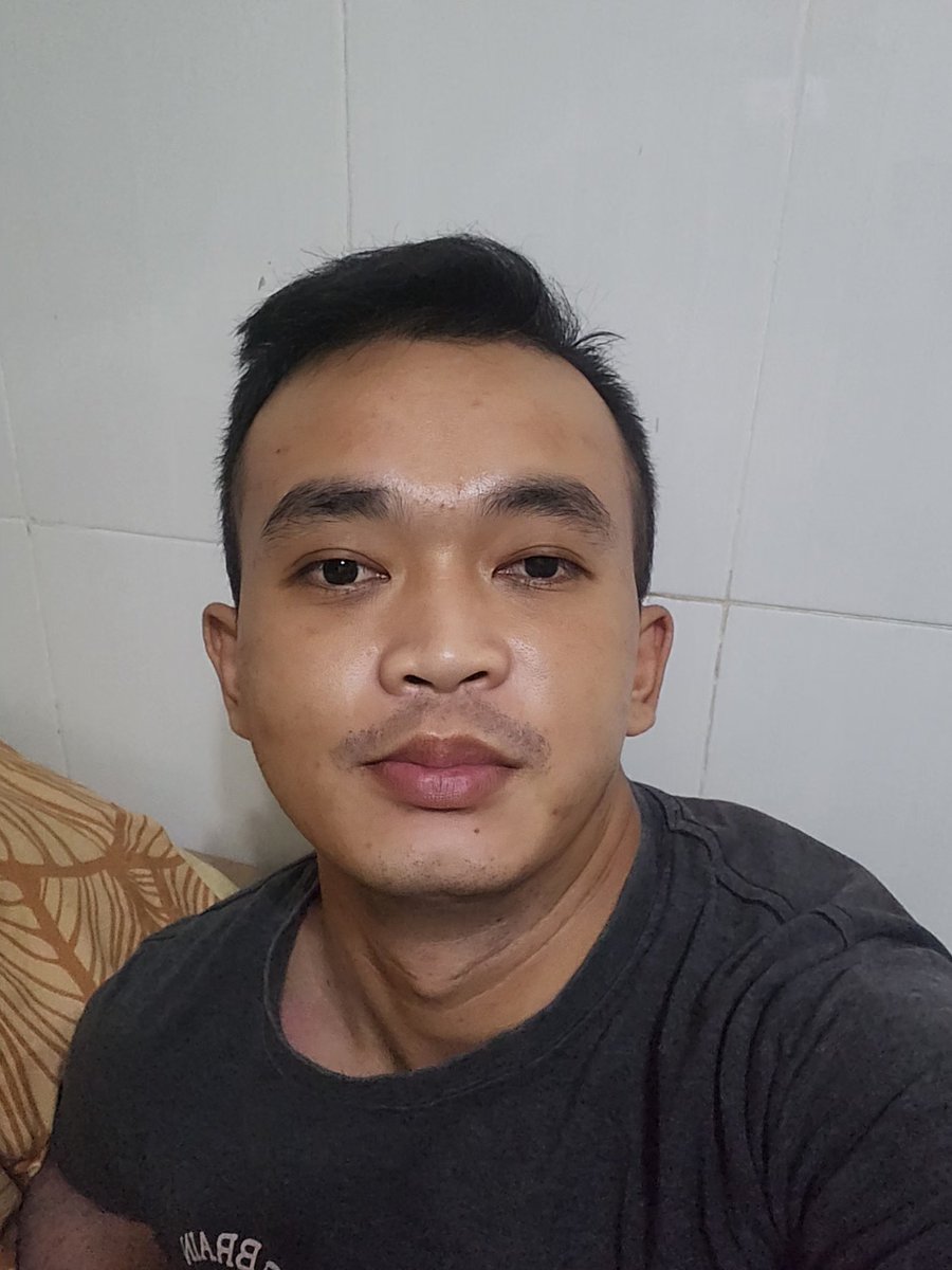 helloyaksa tweet picture
