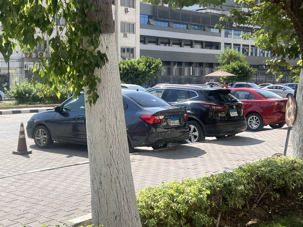 Ashtarkasa's tweet photo. Am in this uni for three years now and this is the first time I see this 😵‍💫 https://t.co/ZVzfqtfBcP