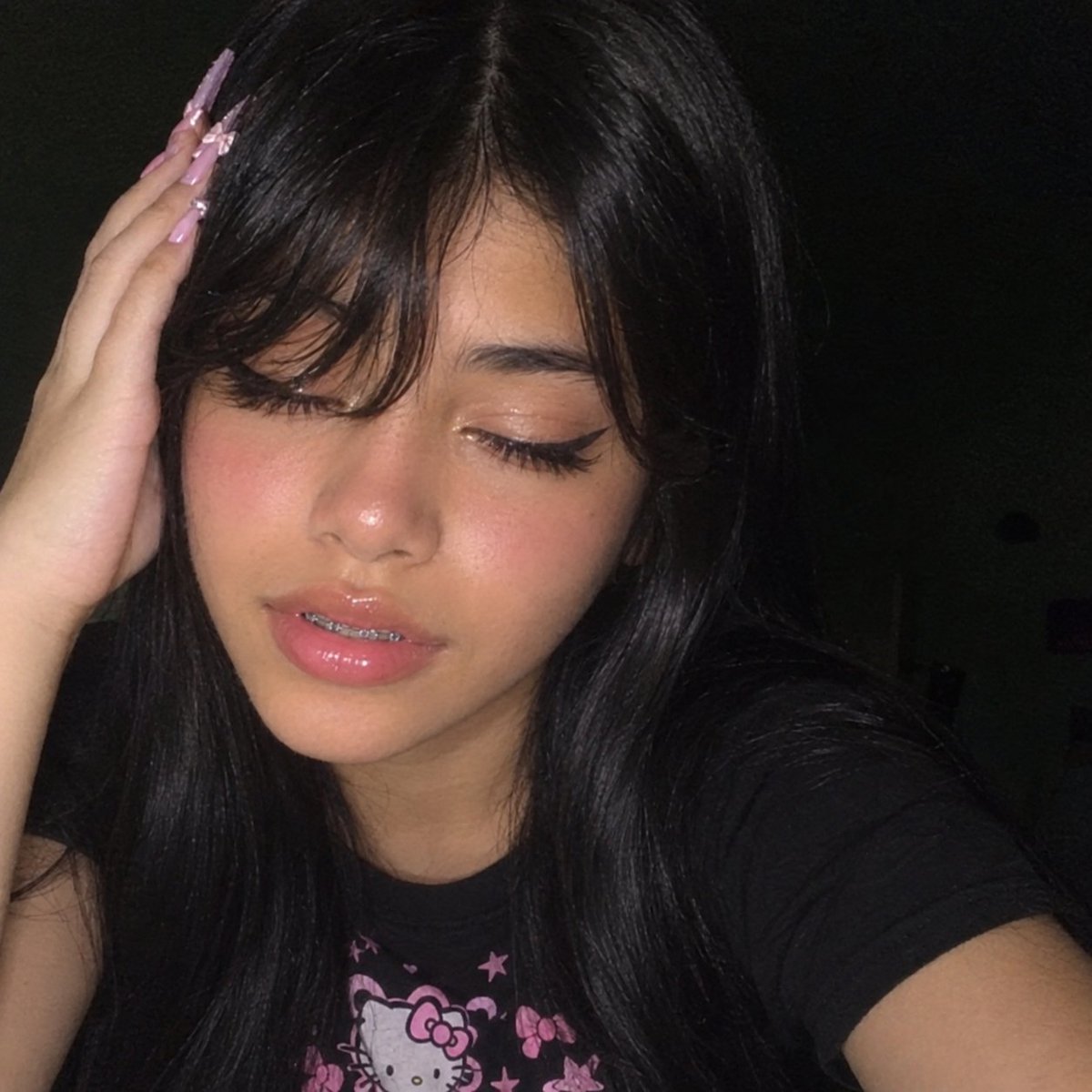 sergycutieuwu's tweet photo. 🌙🎀✨ GOOD NIGHTTTT CUTIESSSS 💕💫🌌 the moon is OUT, the stars are SPARKLINGGG ✨⭐️💗 and the whole night is giving MAXIMUM KAWAII ENERGY 🥺🎀🌙💅🏻💞✨ time to glow, relax, dream big, and make tonight absolutely MAGICAL 🫧🩷🌃🌙💫🎀 #femboy #femboyespañol #kawaii #cute #cutecore #UwU