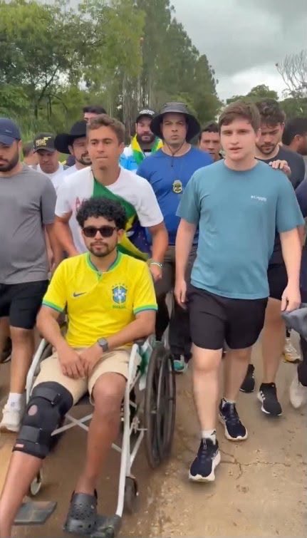 XLISKS's tweet photo. @billions_onion O pix tinha caído faz tempo, agr q a missão surgiu eles aumentaram o pix do goldstein para manter ele firme na tropa dos novinhos do Waldemar https://t.co/0S2lkuyTI6