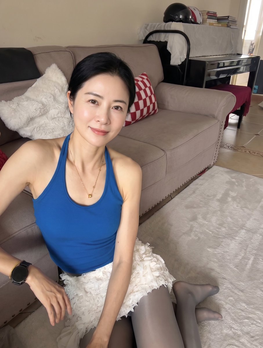 amrafkhri's tweet photo. 闺蜜总笑我太保守，夏天连吊带都不敢穿。她不知道，我把最真实的一面全留在了这里 https://t.co/bYK7WQTROM