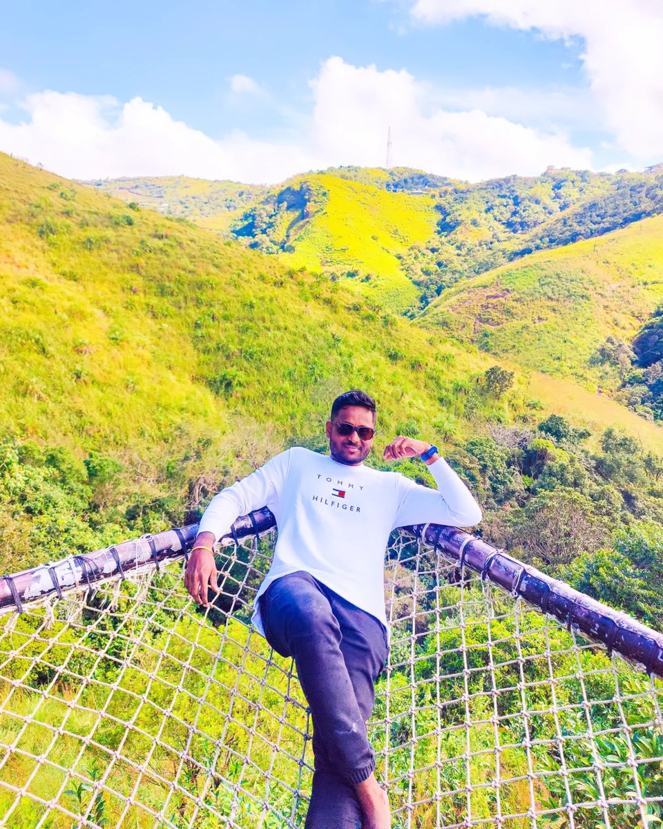 hamooooodz's tweet photo. Life is all about where the mountains meet the sky.. #wanderlust #traveler #travelphotography
#hodophile #zostelvagamon #naturelover #nature
#zostel #naturephotography #hammock #cliff #cliffhanger #hill #mountains #hillstation #livelife https://t.co/m9h9okHUpf