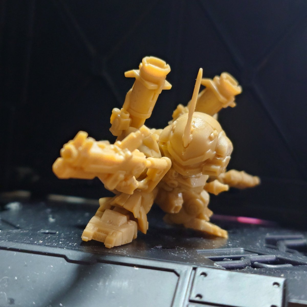 haku0891's tweet photo. ガンダムスペリオルディファインNo.2

ケンプファー。

ポージングやたら決まってる。
よく出来てる。カッケェもんだ。

#ガンダム #食玩 https://t.co/yjtsTxLbqh