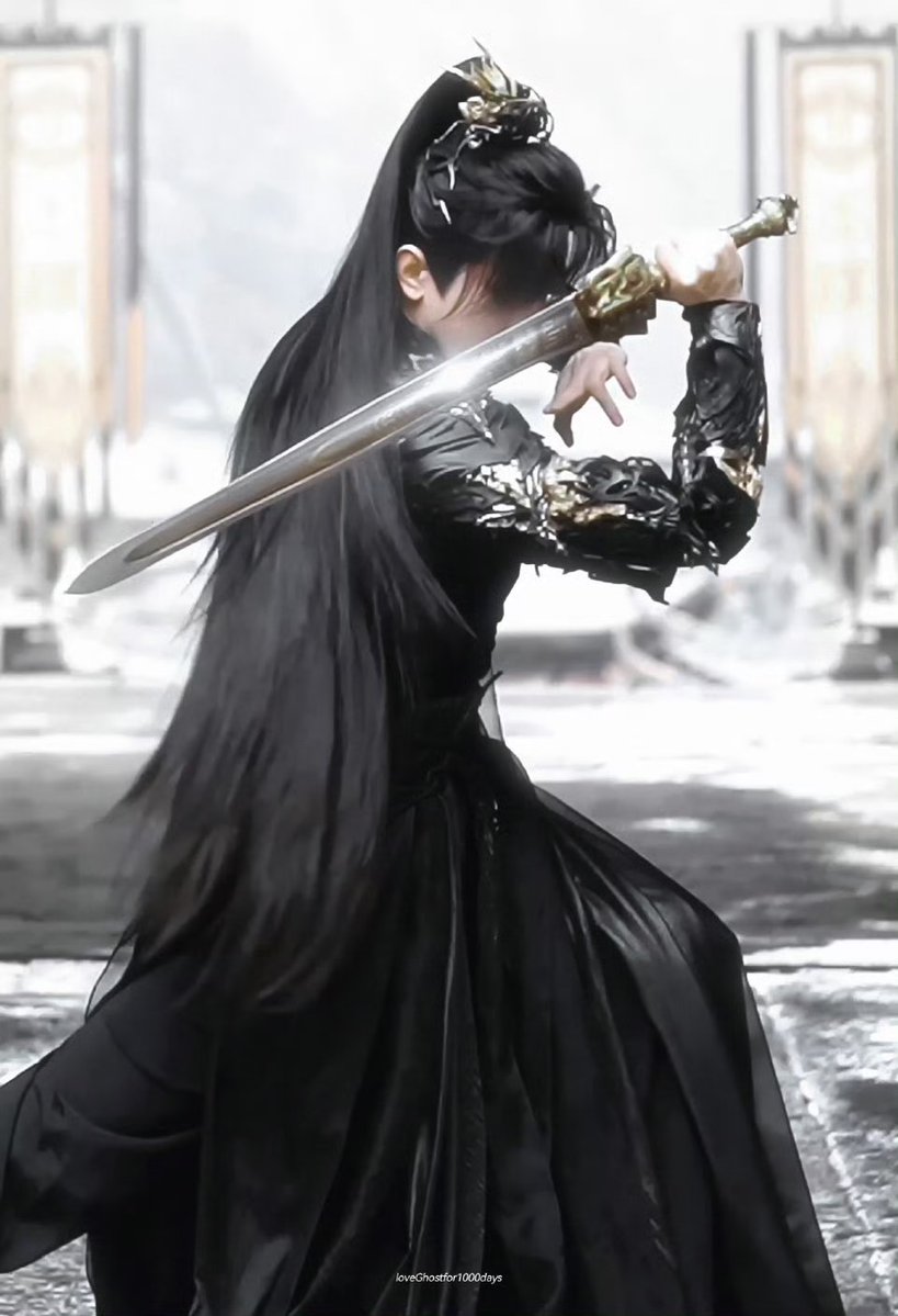 NovitaHumairoh1's tweet photo. "Swordsman Cai takes on the fallen! Pure action vibe! "， https://t.co/FyOUta7USg