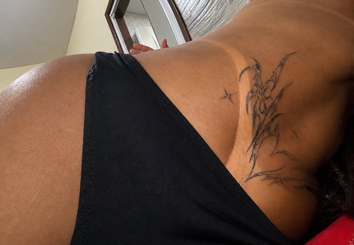 Alessan27512325's tweet photo. Acordei com a Tatto nova quase 100% descascada 🖊️
#TransRj
#CHUDAİ
#PINTOSAWARDS
#BUNDAAWARDSㅤ
#XOTAAWARDS
#Rj
#Pass
#PEITO https://t.co/ocokK5rNHZ