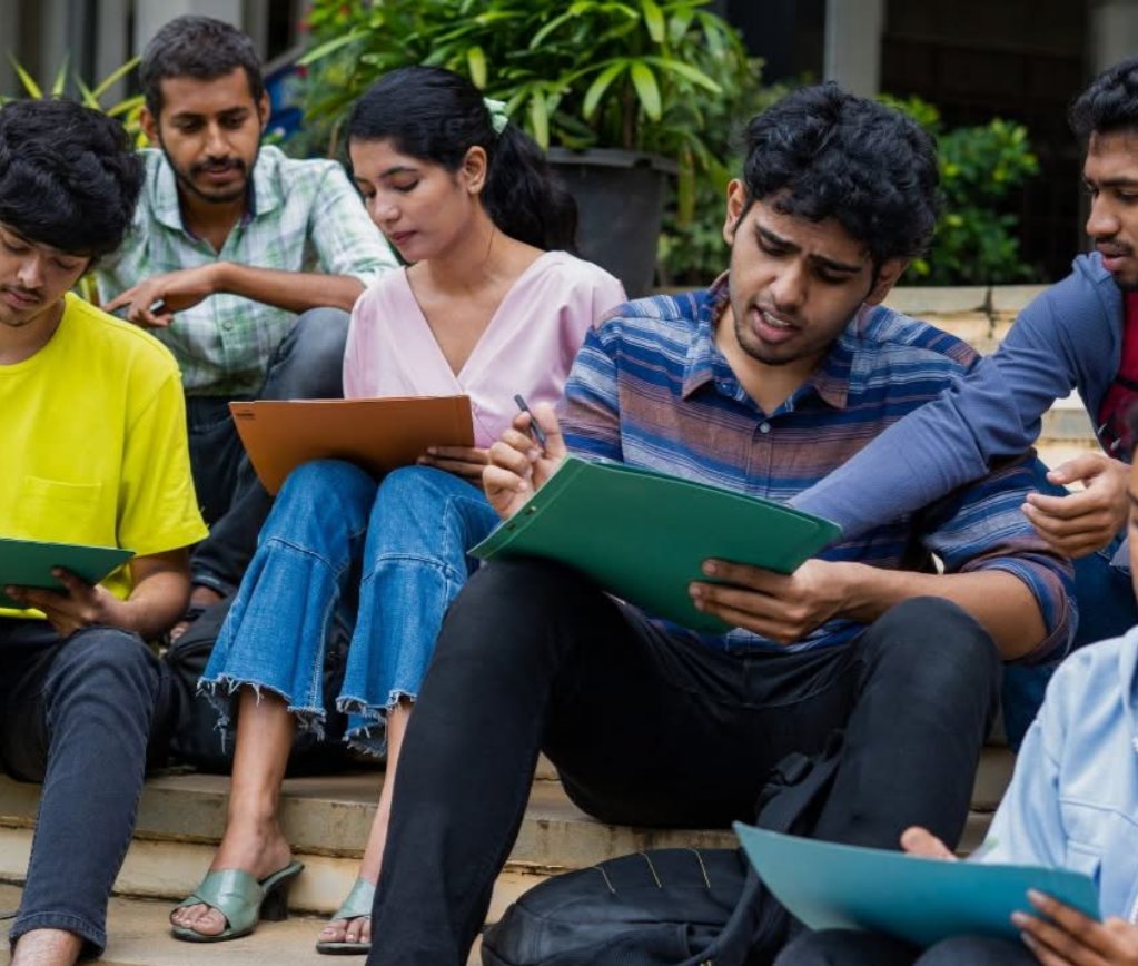 NewsX's tweet photo. Free Coaching For SC, OBC Students: Who Can Avail Government Support For Competitive Exams?👇
https://t.co/imY1kbaicq

#FreeCoaching #GovernmentSchemes #CompetitiveExams #EducationNews https://t.co/0dh3lZnSY2