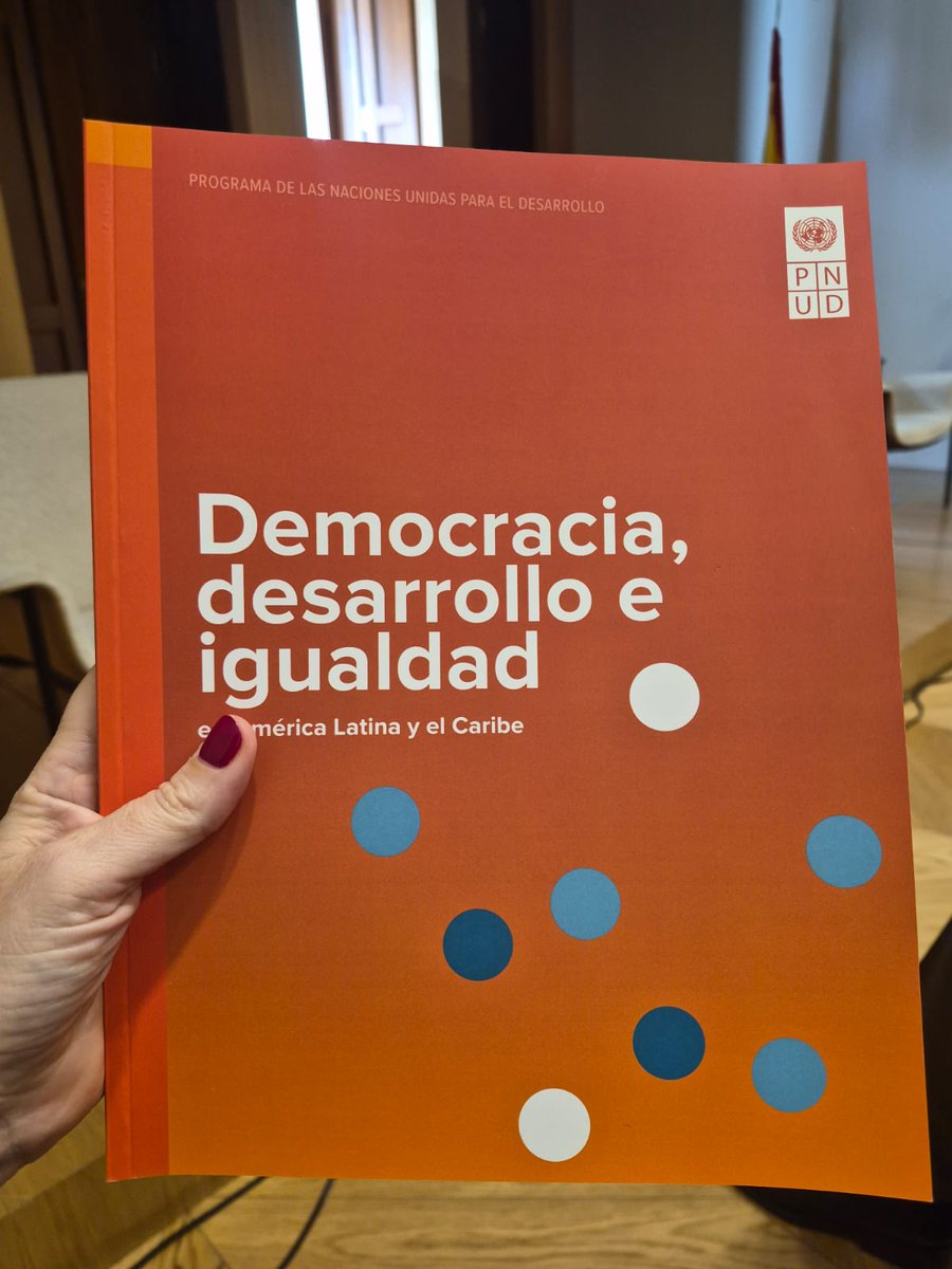 almudenaf's tweet photo. Los países con mayores avances en la participación parlamentaria de las mujeres tendieron a registrar mayores avances en su IDH y fortalecimiento de la democracia. Pero la representación debe ir acompañada de una igualdad más sustantiva. Más en https://t.co/VB4G7dysgw https://t.co/SxGdrKoP5s