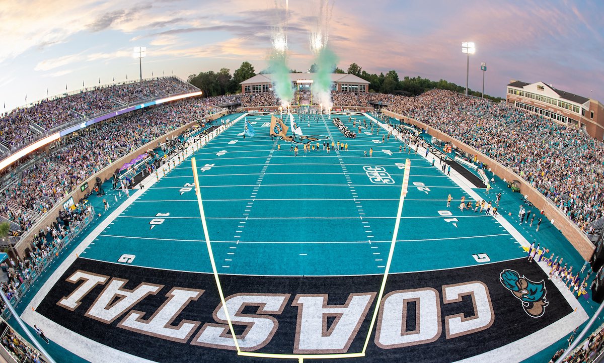 RecruitingFitFB's tweet photo. CLASS OF 2027, 2028, 2029, JUCO &amp; TRANSFER PORTAL

Interested in being recruited by @CoastalFootball?

🏈 Drop your film below
🔁 Repost
Include:
• Position
• Class
• Height/Weight
• GPA
• Hudl/Film Link https://t.co/yylLXY6co6