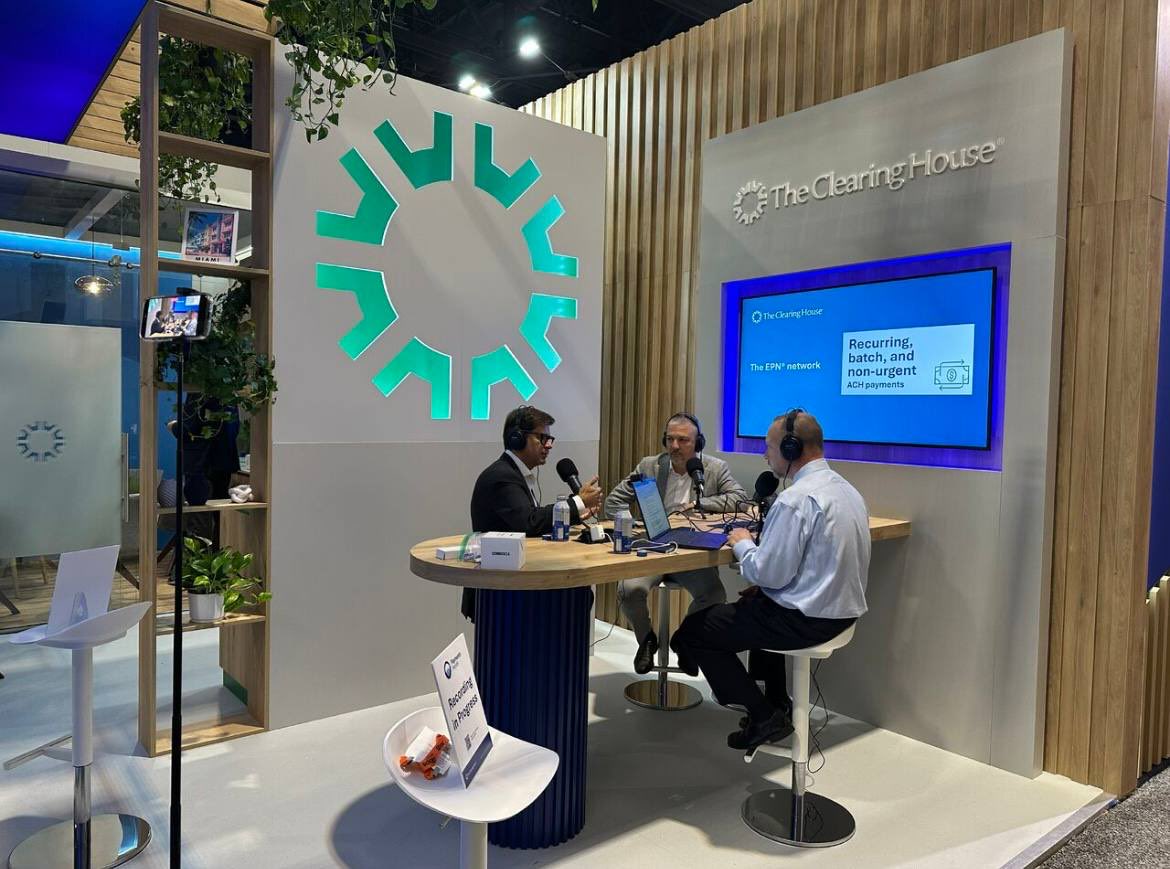SanNL11's tweet photo. TCH interviewing the GOAT @ Sibos

ethereum:0x4a220e6096b25eadb88358cb44068a3248254675 https://t.co/j9Fcxs52v4