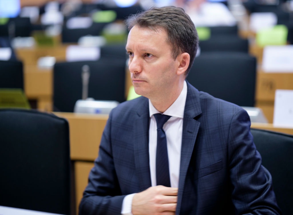 Rapporteur_FR's tweet photo. Le Parlement roumain rejette la candidature de Mureșan au poste de Premier ministre: La tenue d'élections anticipées reste peu probable 

The post Le Parlement roumain rejette la candidature de Mureșan au poste de Premier ministre appeared first on Rapporteur FR. dlvr.​it/TVjbhf https://t.co/CBiJ5S90mB