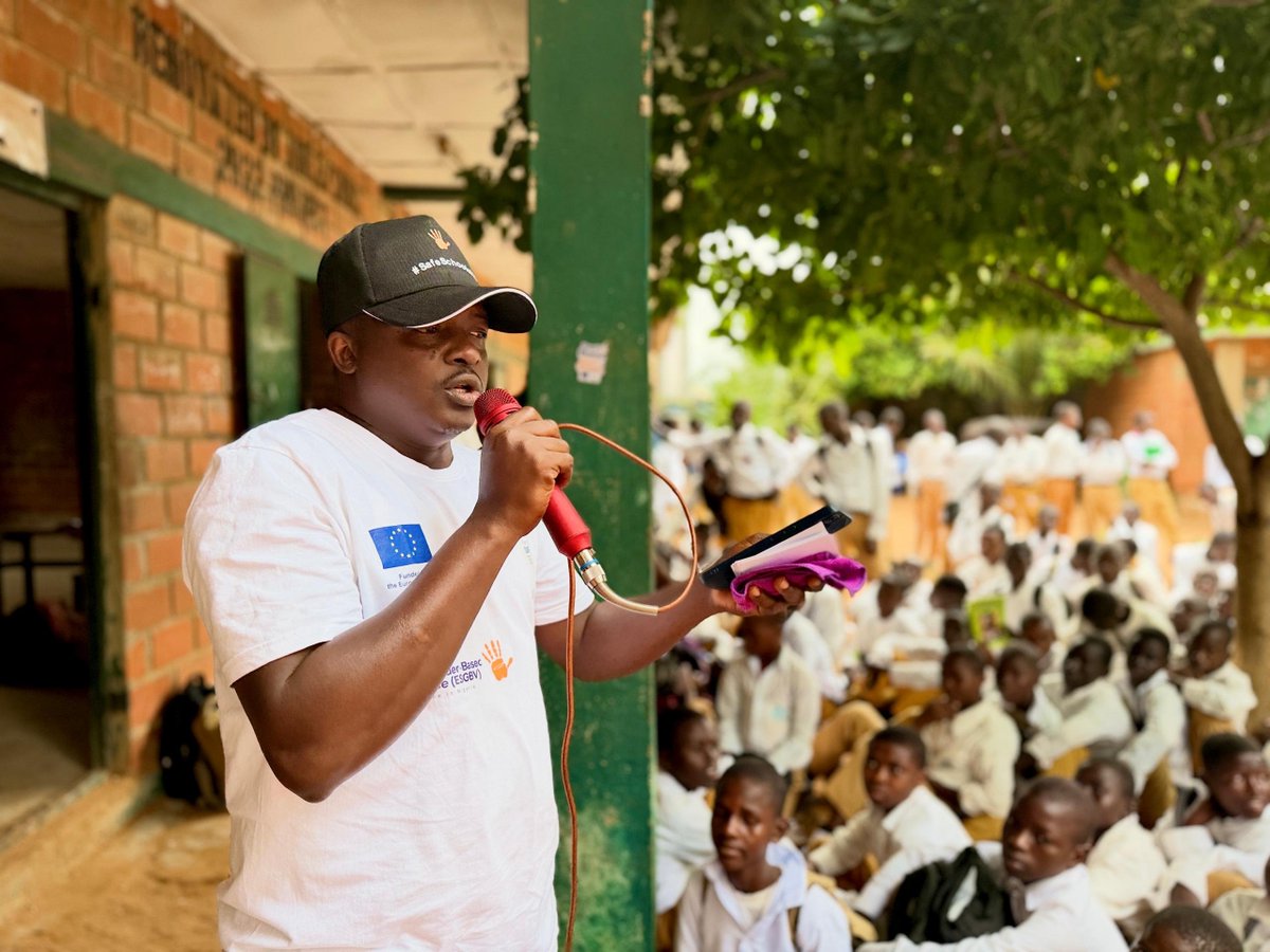 ESGBV_NG's tweet photo. The Kaduna School-Related Gender-Based Violence (SR-GBV) awareness and sensitisation campaign continued at Dr. Ahmad Mohammad Makarfi Government Secondary School, Hayin Banki, and Government Girls Secondary School, Kinkinau, Unguwan Mu’azu.

At both schools, stage plays and ... https://t.co/kqLMzmjR1J