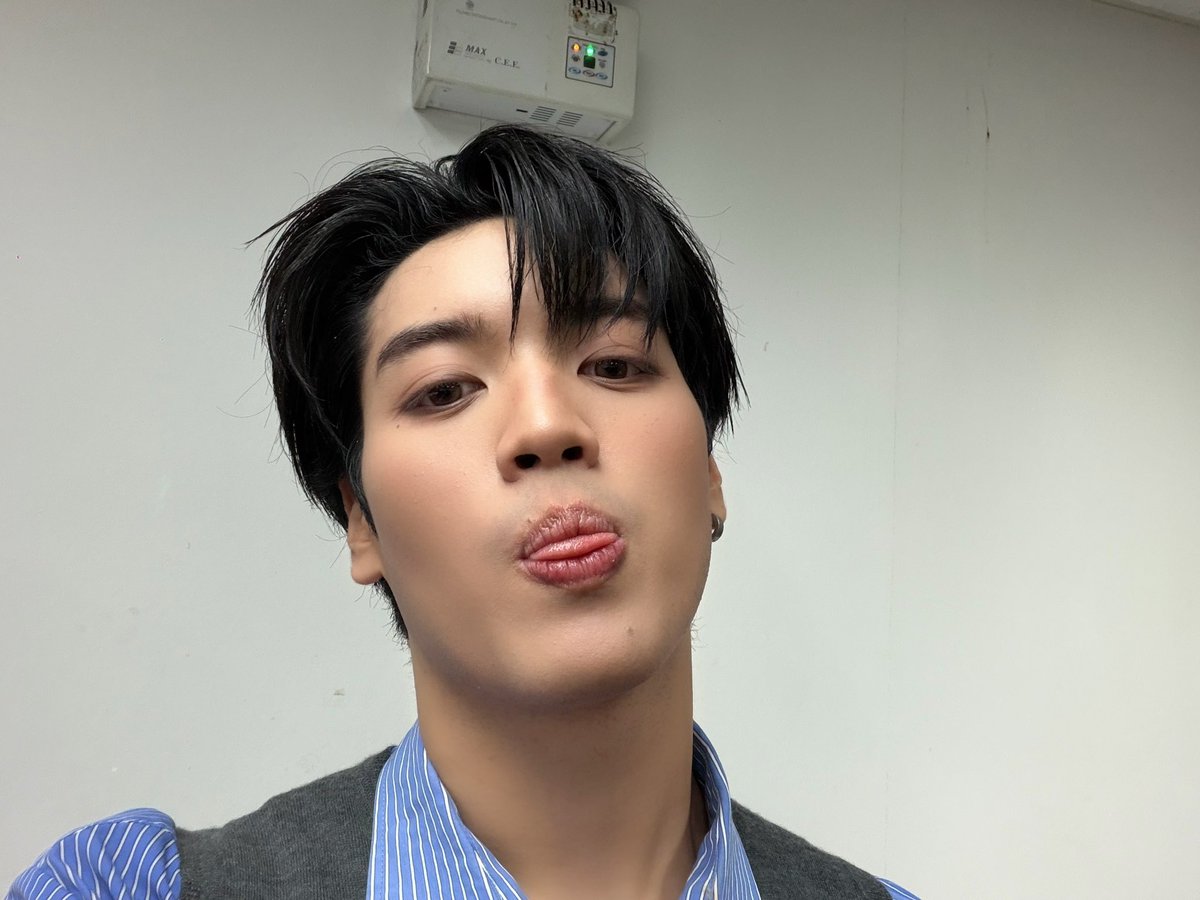 aliazhl's tweet photo. ขอบคุณมากๆนะงั้บ หนุกมว้าก เดินทางกลับบ้านปลอดภัยโดยสวัสดิภาพควัฟ 🌷#9entBD24thxCLO_VER https://t.co/AQo8PGjdOd