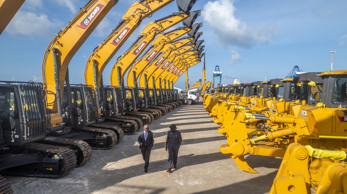 WilliamsRuto's tweet photo. At the historic groundbreaking of the Dangote East Africa Refinery in Lamu. https://t.co/G73qLuQHs9