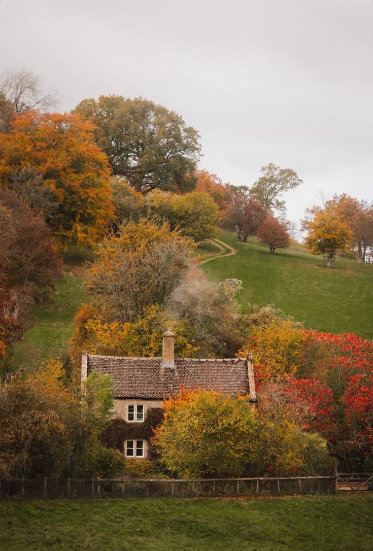 echoesofworld's tweet photo. Cotswolds, England https://t.co/nHVInWtW1i