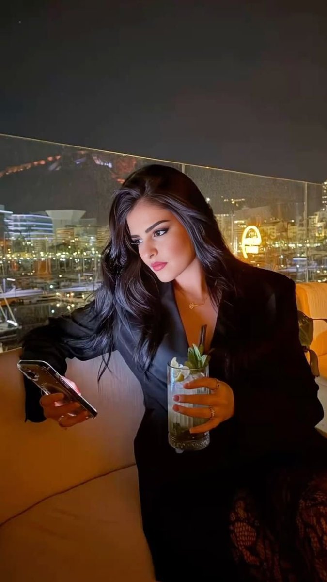 LmyaBnt98154's tweet photo. ربما هذه اللحظة لك وحدك...

اكتب: ( يا رب )🤲 

وابتسم.. فالخير يطرق بابك بلا انتظار.🌹
@LmyaBnt98154 https://t.co/zeQp9kD73W