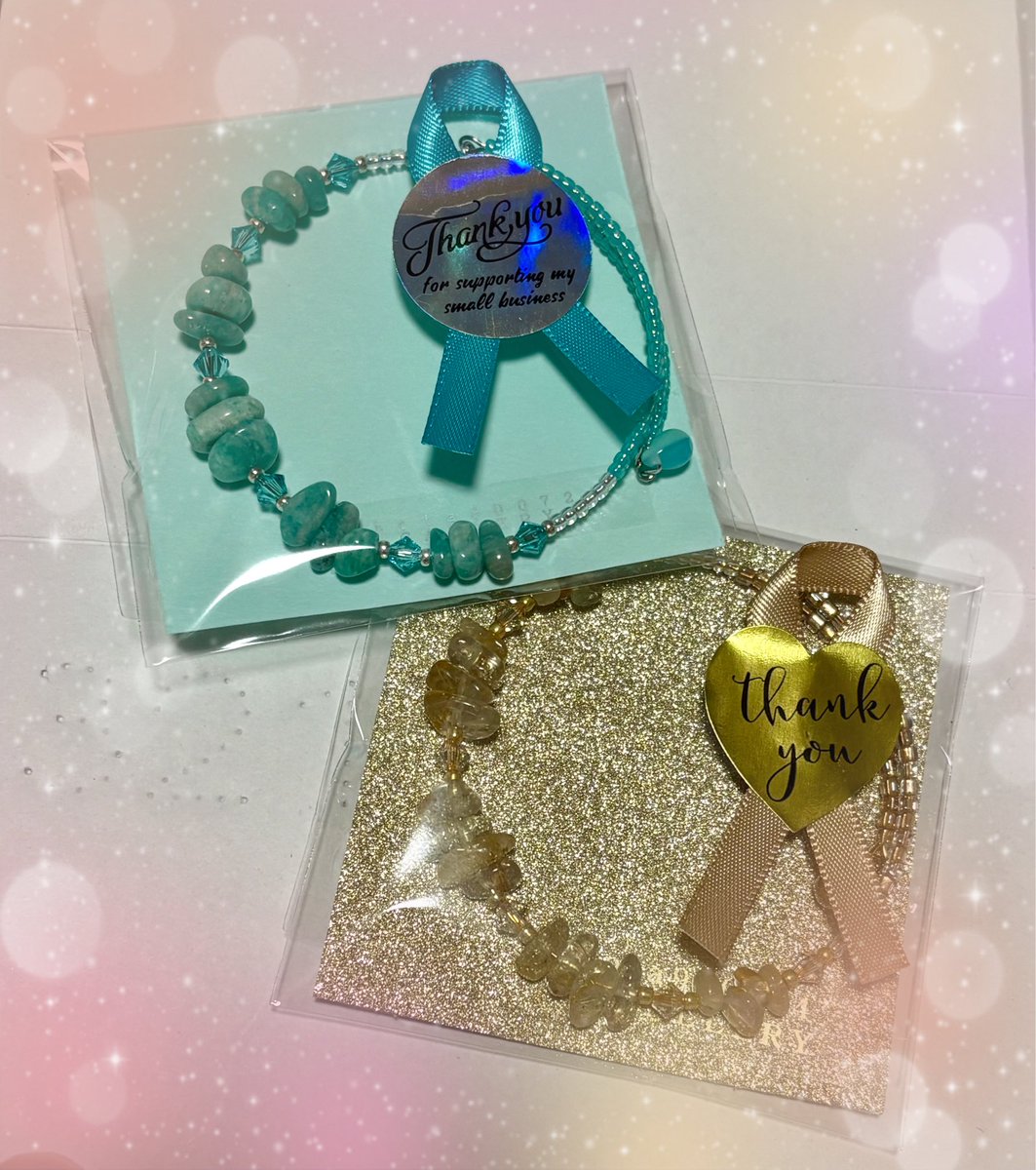 MoMo57560218's tweet photo. と、

ｷｬ─(*ᵒ̴̶̷͈᷄ᗨᵒ̴̶̷͈᷅)─♡
ずっと眺めてた、ルチルのさざれブレスレット✨️
ルチルも大好き♥️

緑のブレスレットは、プレゼントしようかなって- ̗̀🎁 ̖́-可愛い色だから私も欲しい😍

また、お世話になりに行きます😊
いつもありがとうございます⸜🌷︎⸝‍ https://t.co/5sOwep7GWr