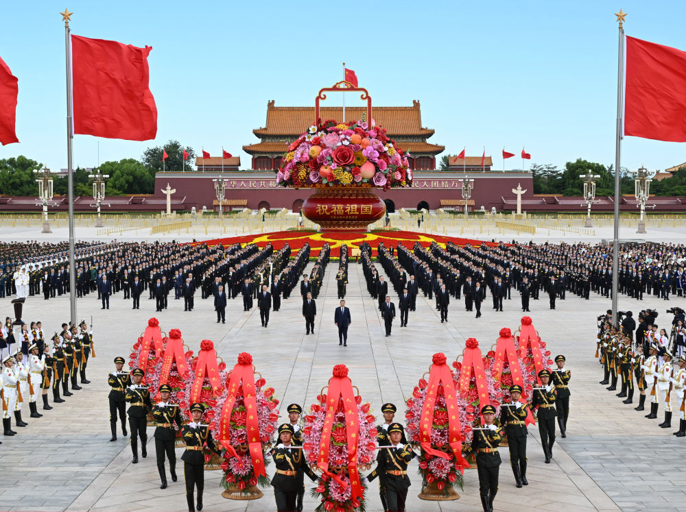 is_changdao's tweet photo. 烈士纪念日向人民英雄敬献花篮仪式在京隆重举行 https://t.co/va0BhzIOpg