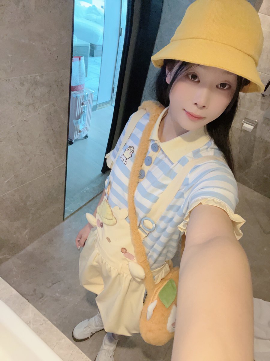 dangao0709's tweet photo. 今天是小黄鸭哦😜
#男娘 #femboy #可爱的男孩子 #可爱小萝莉 #可爱 https://t.co/9kn5M5YNUz