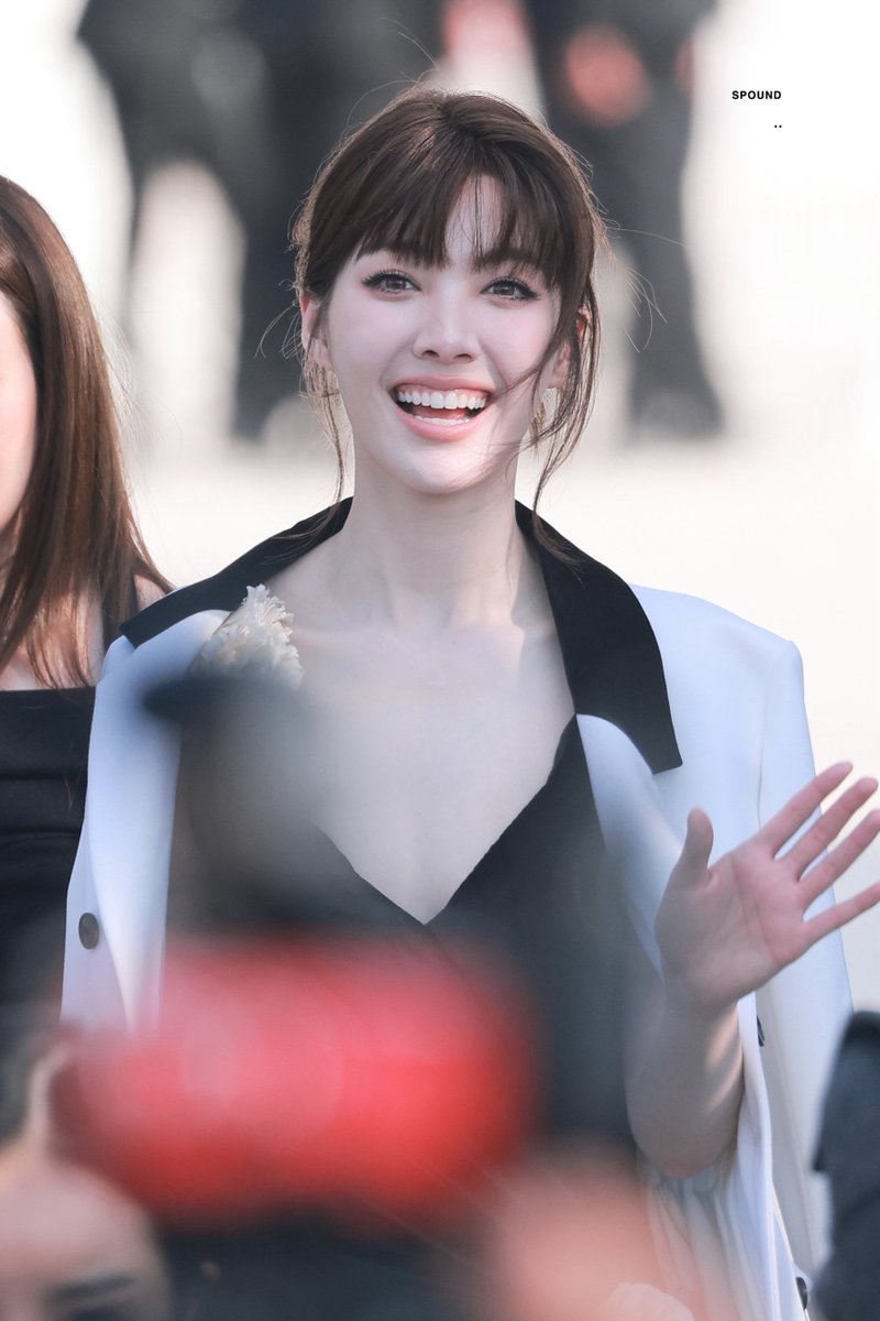 _sPoundK_'s tweet photo. The outfit has a sophisticated foundation, but every detail keeps it modern on Orm Kornnaphat at Dior PFW.

#LingOrmDiorSummer27 #OrmKornnaphat  #LingOrm #Dior #DiorSummer27 #PFW https://t.co/X0CtDUt8BM