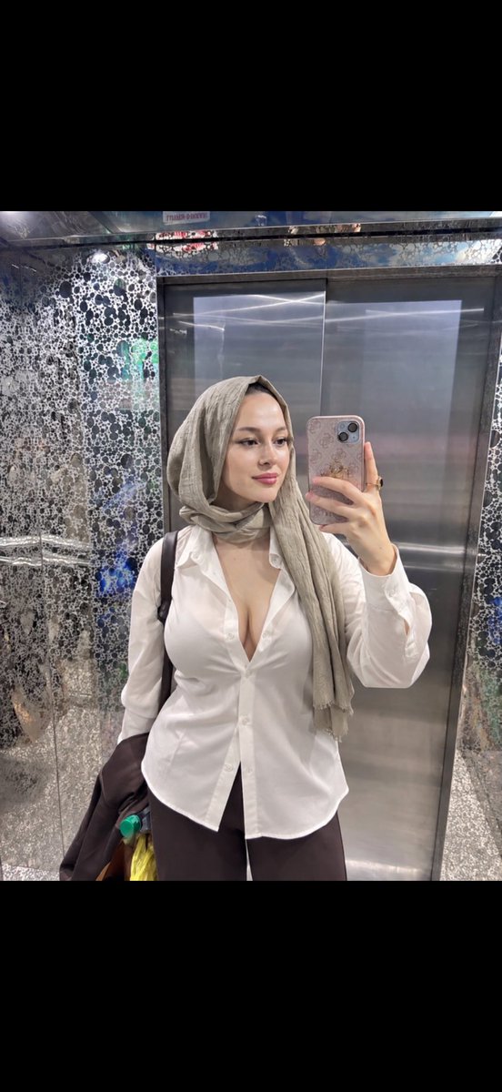 Berk75k's tweet photo. Çok Sicak ya https://t.co/Y8sKVREyDF