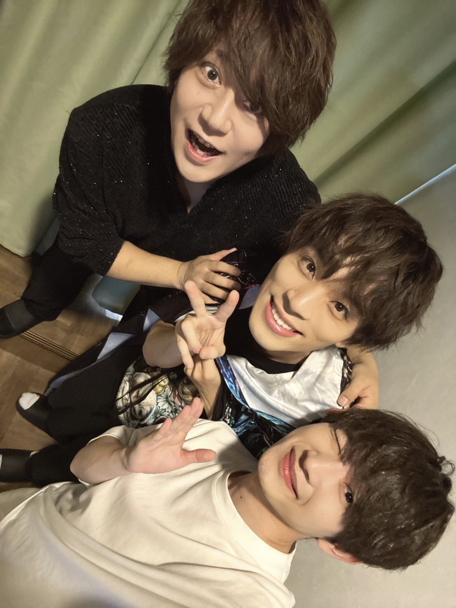naopy_riku's tweet photo. なおりく第六回本公演
『本。』

《なおりく》
天野眞隆
緑川睦

【出演】
田中音江(劇団4ドル50セント)

辻憲斗
黒崎澪 
中島優斗
ひめかのん
ブラジル
新城涼空
前田翼
雛田くるみ
紫賀ぼたん

大貫紗貴
小俣一生

田嶋壮志

初日ありがとうございました🐤💚🐔
明日も皆でお届けします☺️

#本2026 https://t.co/bBsDYlhXi7