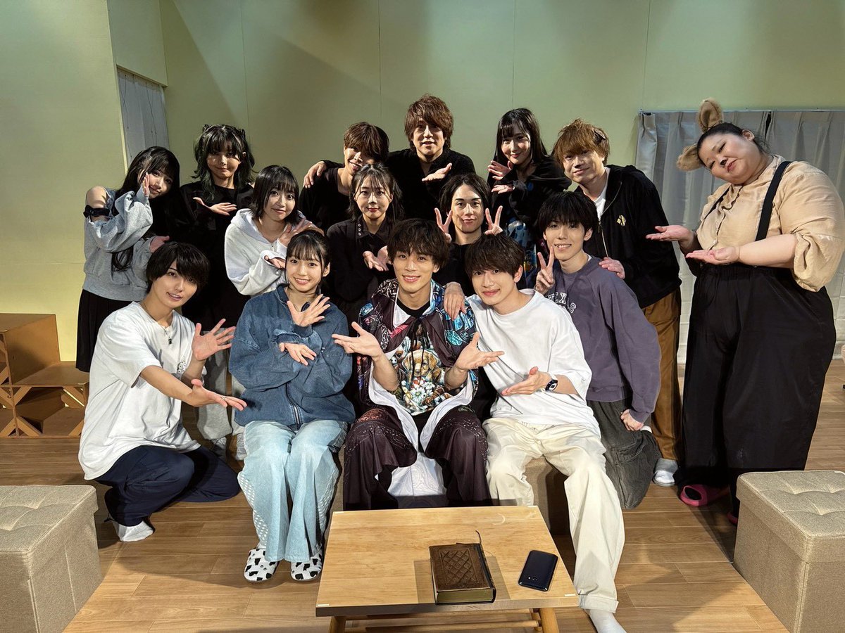 naopy_riku's tweet photo. なおりく第六回本公演
『本。』

《なおりく》
天野眞隆
緑川睦

【出演】
田中音江(劇団4ドル50セント)

辻憲斗
黒崎澪 
中島優斗
ひめかのん
ブラジル
新城涼空
前田翼
雛田くるみ
紫賀ぼたん

大貫紗貴
小俣一生

田嶋壮志

初日ありがとうございました🐤💚🐔
明日も皆でお届けします☺️

#本2026 https://t.co/bBsDYlhXi7
