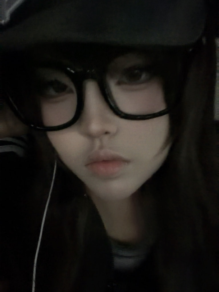 roadroller29's tweet photo. 好喜欢这张(๑⚈ ․̫ ⚈๑) https://t.co/840MWyKnNM