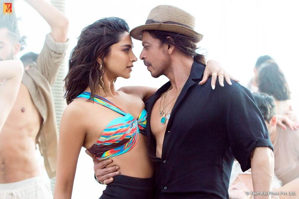 amangaupt47's tweet photo. @VikramPraj39672 A blockbuster film that always shows an Indian spy romancing a woman in a bra and panties instead of focusing on the mission, while portraying Pakistanis as innocent and in the right. If this film were released today, it would undoubtedly be a disaster.
I"ll start #Pathan #SRK https://t.co/E5K0ufA8k9