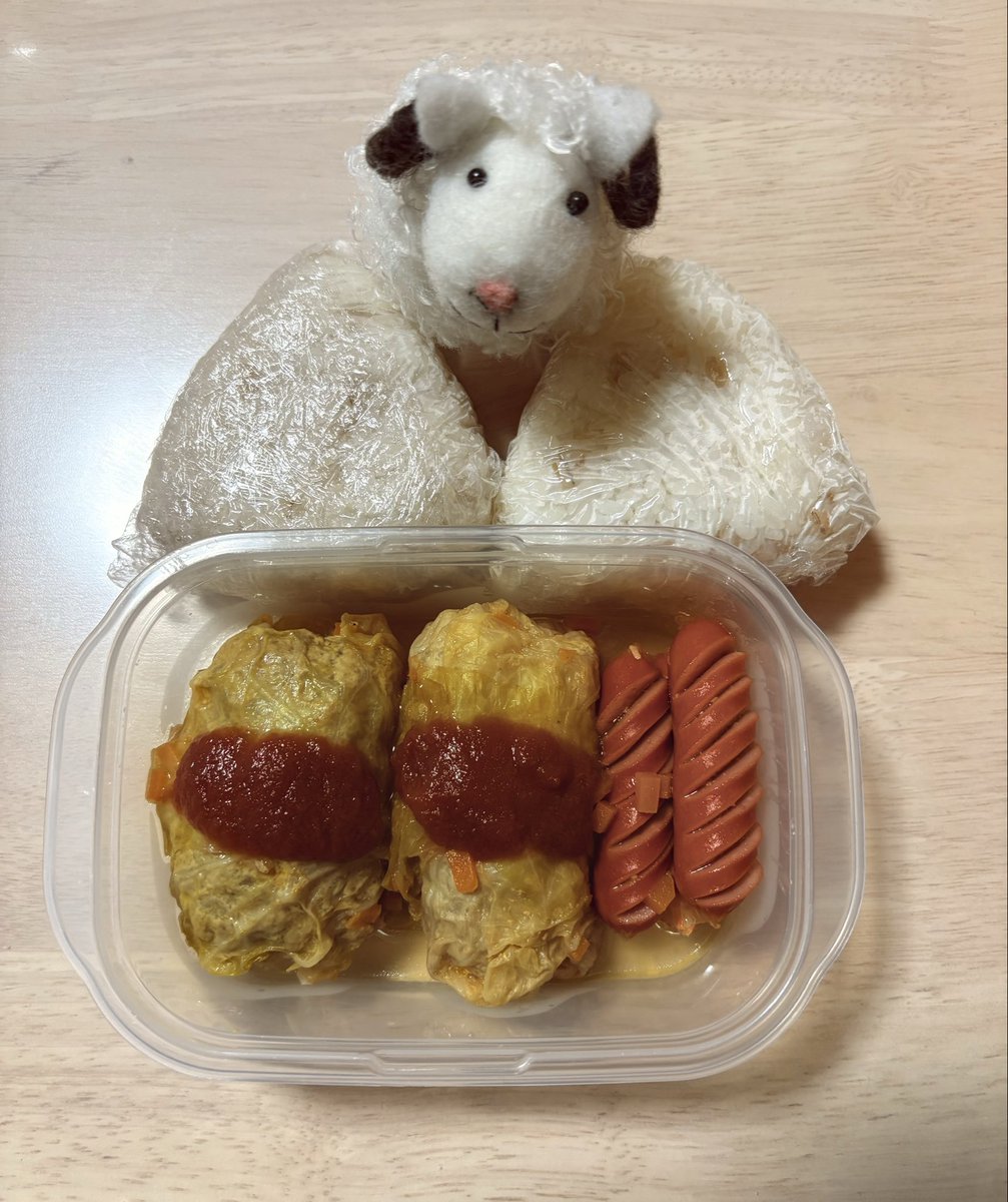 Switch_gooonone's tweet photo. 明日の #旦那弁当 

夜ご飯の残りのロールキャベツ!!
こんな日があってもいいよね😌
雨でどんよりしてるから気分も上がらない日が続いてるけど
明日も元気に行ってらっしゃい🏃‍♂️
 #ぐぅの音 https://t.co/ndSF3Jlley