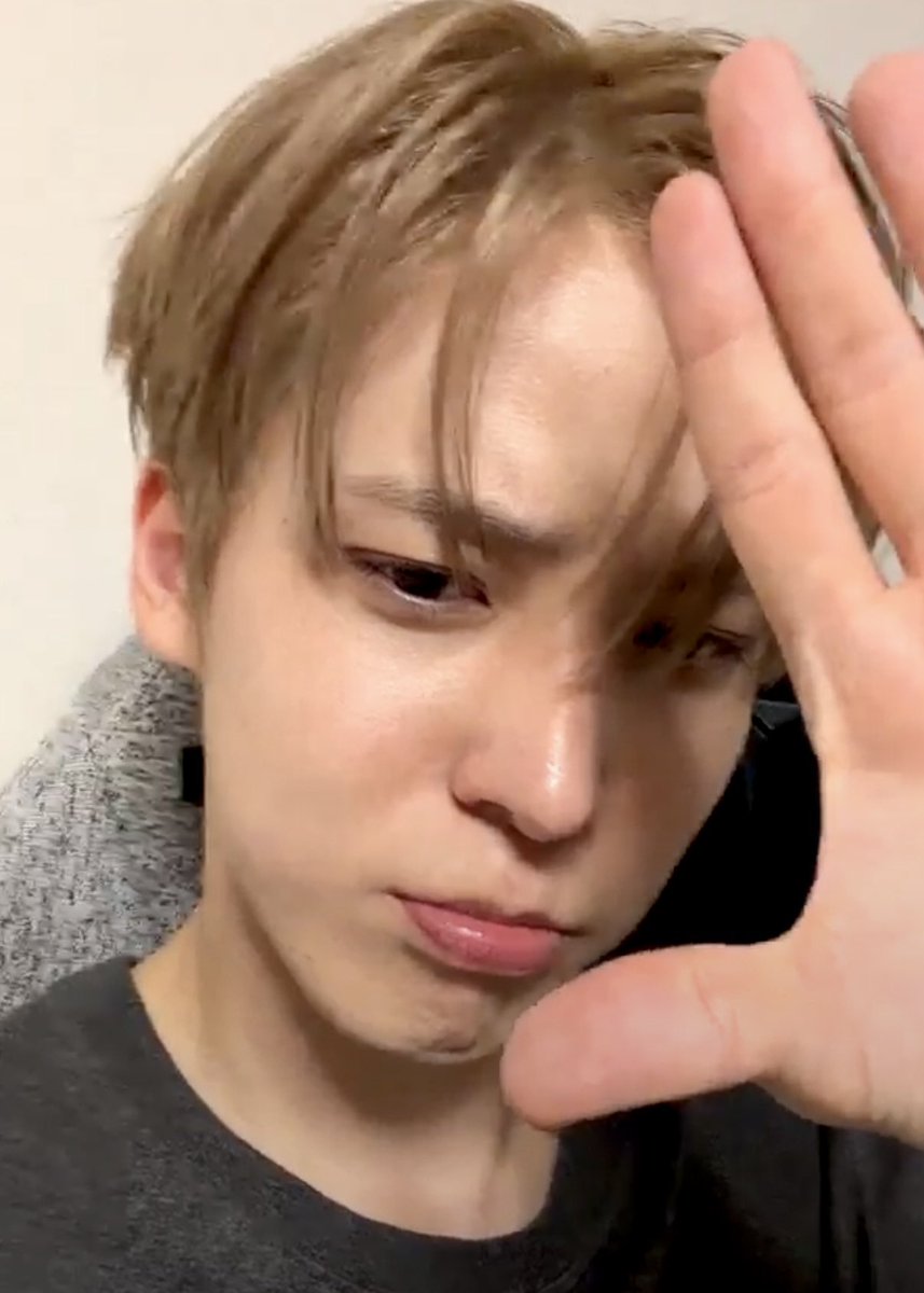 ddozln's tweet photo. 성인남자가 왜이렇게 ���귀냐고 .. https://t.co/i126b8QMuI