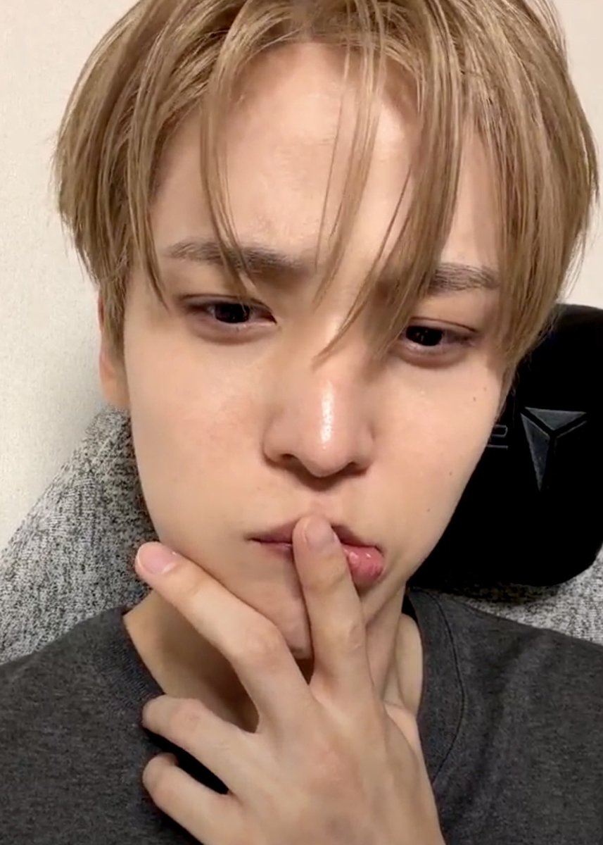ddozln's tweet photo. 성인남자가 왜이렇게 ���귀냐고 .. https://t.co/i126b8QMuI