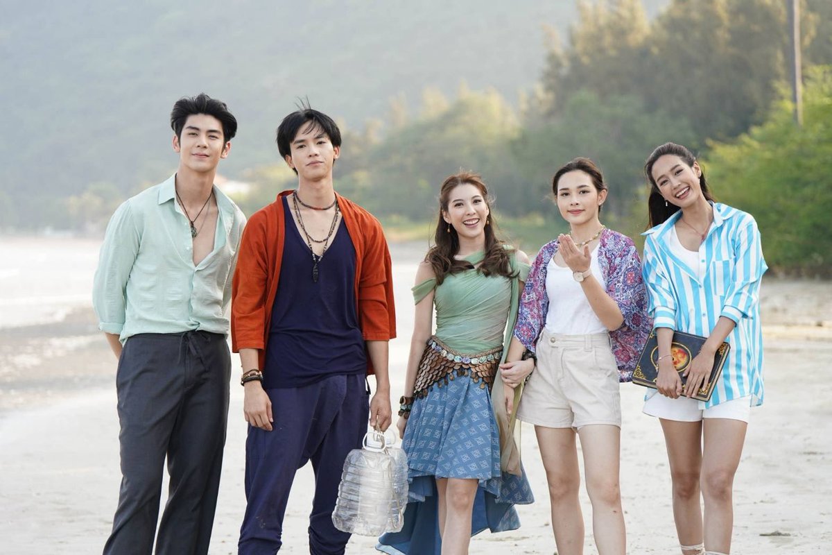 pingyangxnamfah's tweet photo. ดรีมทีมชัดๆ เลยจ๊ะ😊😍🏝️🌊
꒰ แก็งค์ตัวตึงแห่งเกาะเลดาว ꒱

#อุบัติรักเกาะสวรรค์EP11

#น้ำฟ้าธัญญภัสร์ #namfah_thunyaphat https://t.co/XQS49X1lcH