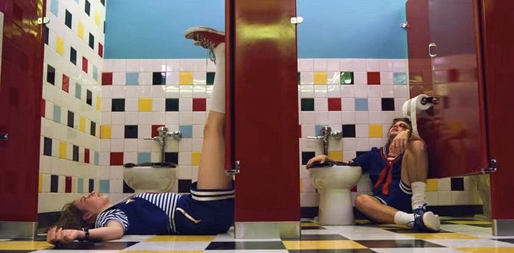 WidowedNatasha's tweet photo. Gripping the toilet seat and laying on the floor of a public bathroom… Steve and Robin really went through a nightmare, that evening. https://t.co/phbhhPrUjG