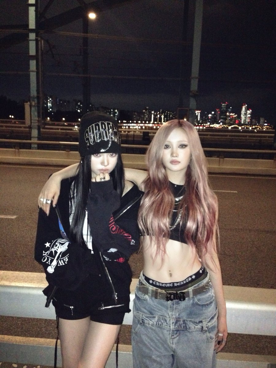 Keyveatz's tweet photo. #Keyveatz #키비츠
#KANGYESEUL #강예슬
#NEWY #유이
#A1ㄱ
#AOMG https://t.co/0Ayl83JVoO