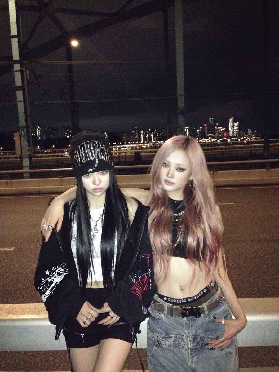 Keyveatz's tweet photo. #Keyveatz #키비츠
#KANGYESEUL #강예슬
#NEWY #유이
#A1ㄱ
#AOMG https://t.co/0Ayl83JVoO