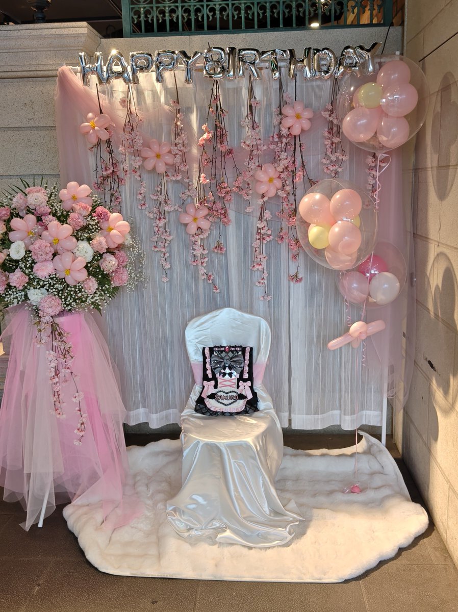 nigesunataka's tweet photo. さくちゃん生誕祭見てきました！
F列の端の方からでしたがお祝いする事が出来て良かった！
お見送りで改めておめでとう言えたし
みよまる、さあや、ここちゃんは安定のお見送りでした😆

#山村さくら生誕祭2026
#ずっと君を探している公演 https://t.co/3hrSYAmtxK