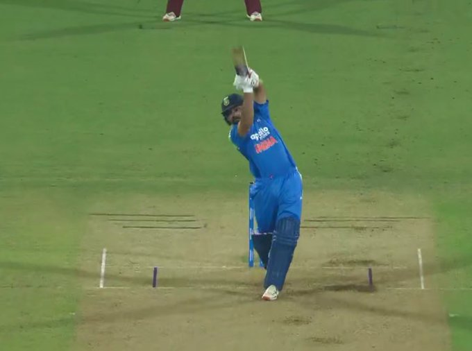 sagarcasm's tweet photo. Rohit Sharma became a TV host in 2026, but he always knew how to put up a show 🔥 https://t.co/1HDpAg38wX