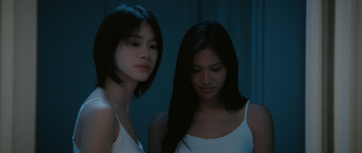 GMMTV's tweet photo. ไม่ต้องกลัวนะคีย์ พี่จันทร์อยู่ข้างๆ นะ
#MoonshadowSeriesEP8

@emiamily @beonnnie https://t.co/HuPmmzGCBa